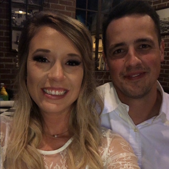 Meet your Posher, Joycelyn - Picture 1 of 8